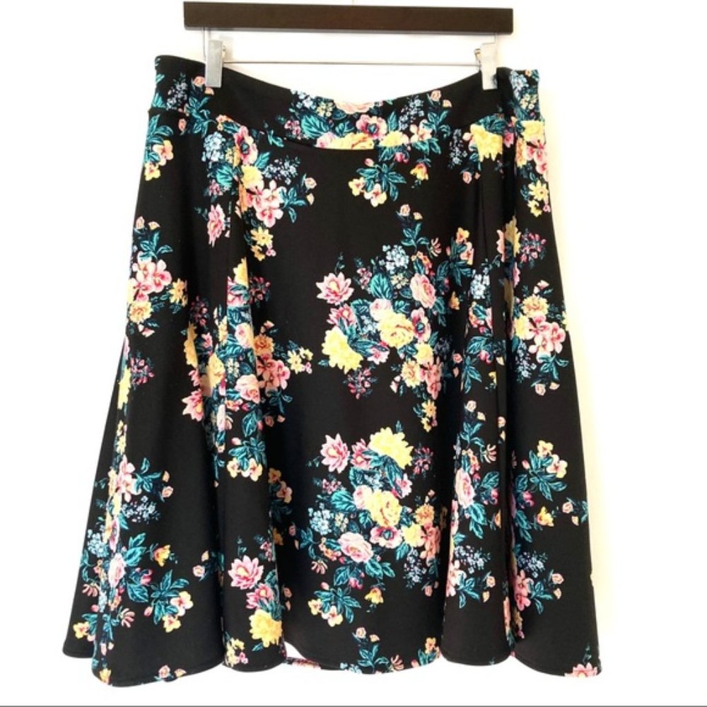 •SKIRT• Floral Circle Black Pink SZ 1X
